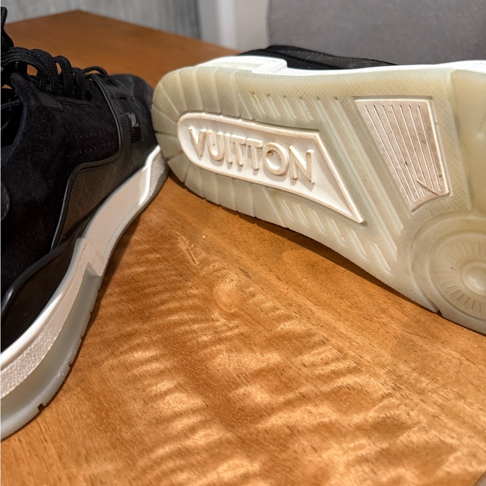 Louis Vuitton Black and White Men's Sneakers - Picture 2 of 6